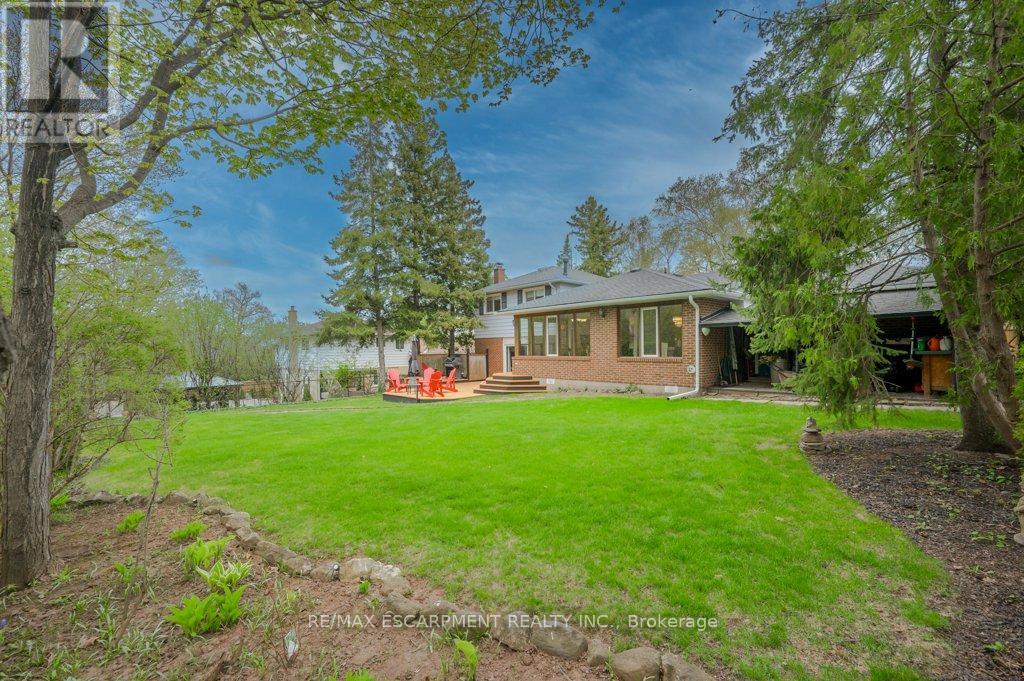 1282 Lakeview Drive Sw, Oakville, Ontario  L6H 2M8 - Photo 36 - W12137117