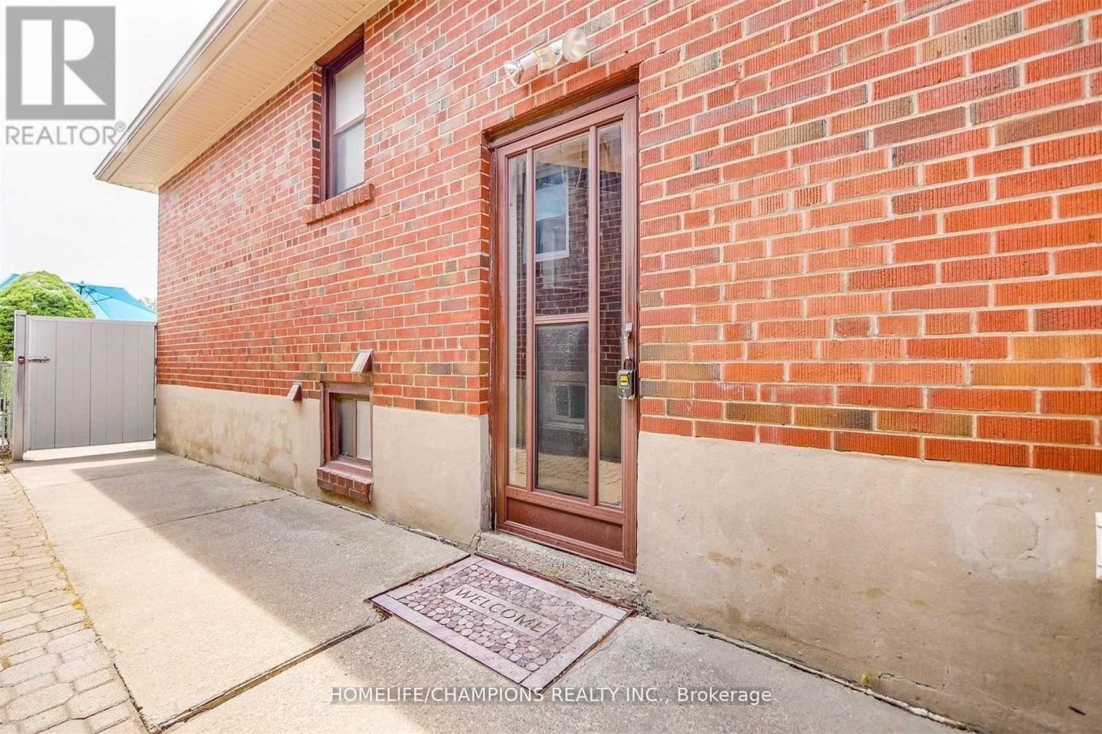 65 Whitburn Crescent, Toronto, Ontario  M3M 2S5 - Photo 2 - W12148187