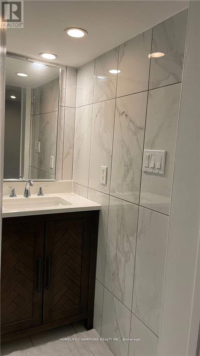 65 Whitburn Crescent, Toronto, Ontario  M3M 2S5 - Photo 15 - W12148187