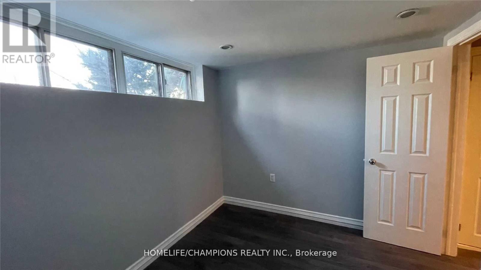 65 Whitburn Crescent, Toronto, Ontario  M3M 2S5 - Photo 12 - W12148187