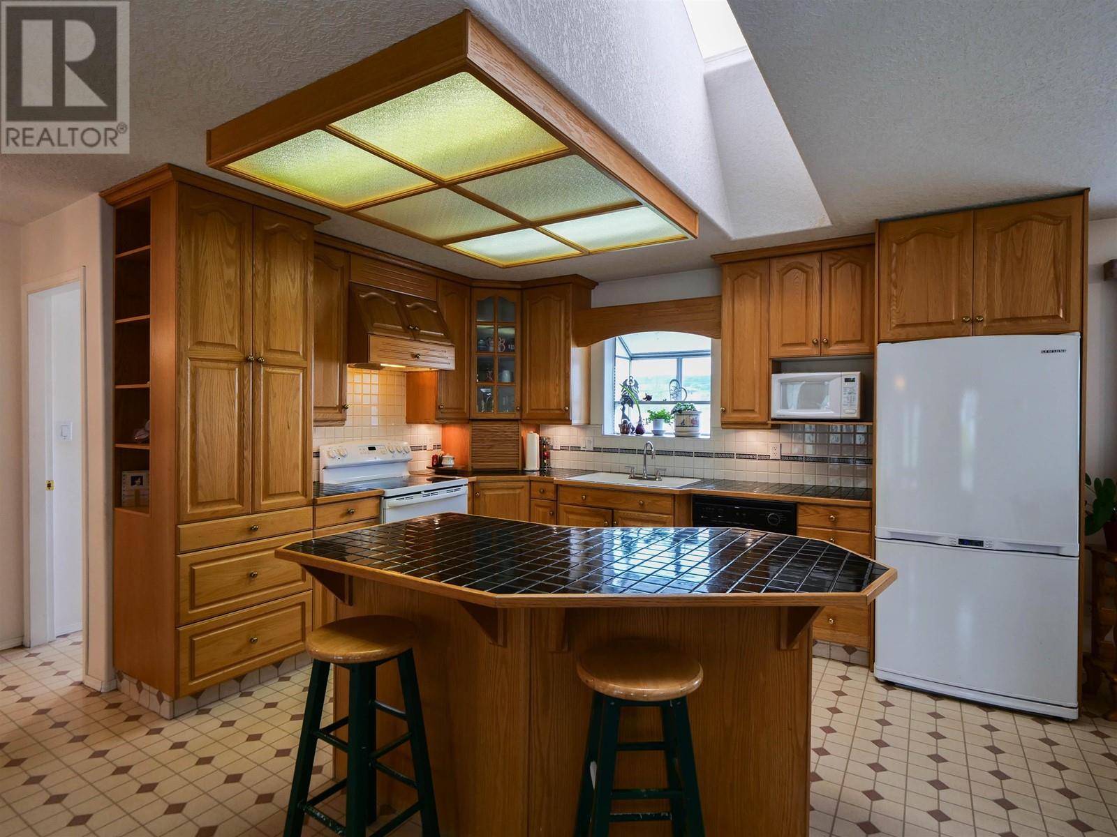 1002 Maple Heights Road, Quesnel, British Columbia  V2J 3X3 - Photo 8 - R3002904