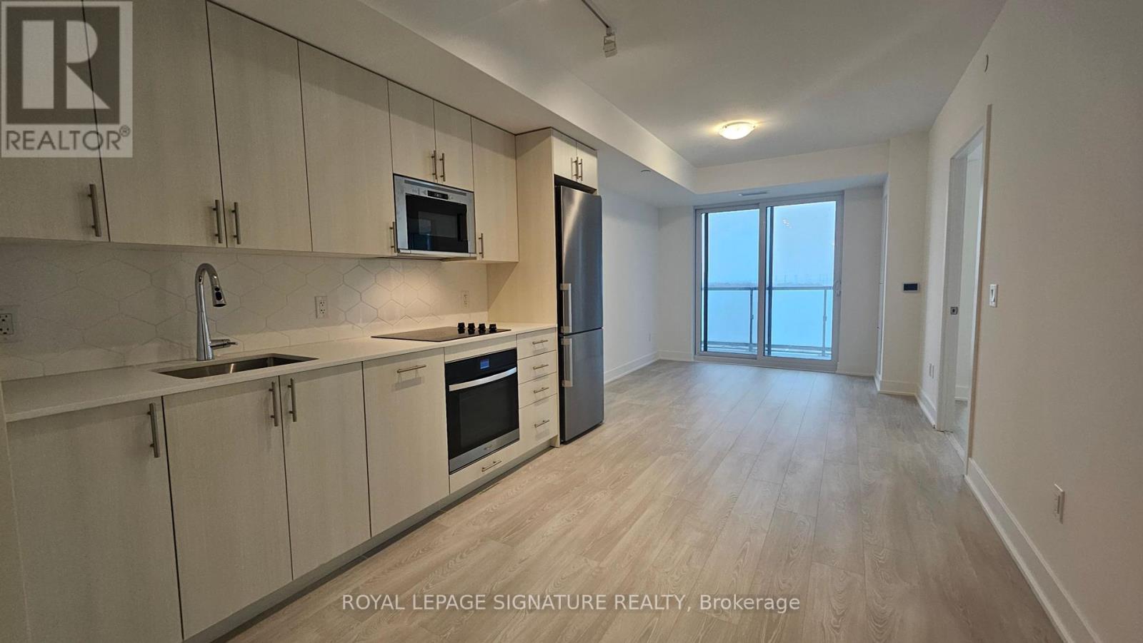 Property at 811 - 2545 SIMCOE STREET N image 4