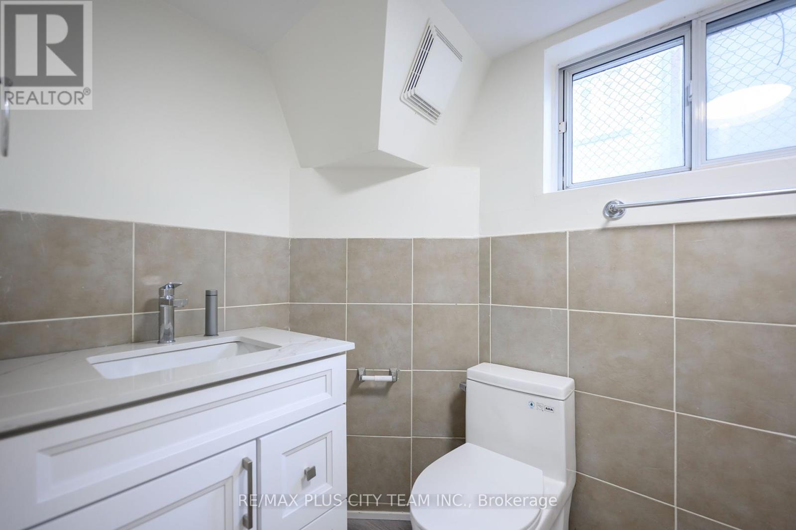 Lower - 5 Ripon Road, Toronto, Ontario  M4B 1H8 - Photo 12 - E12148452