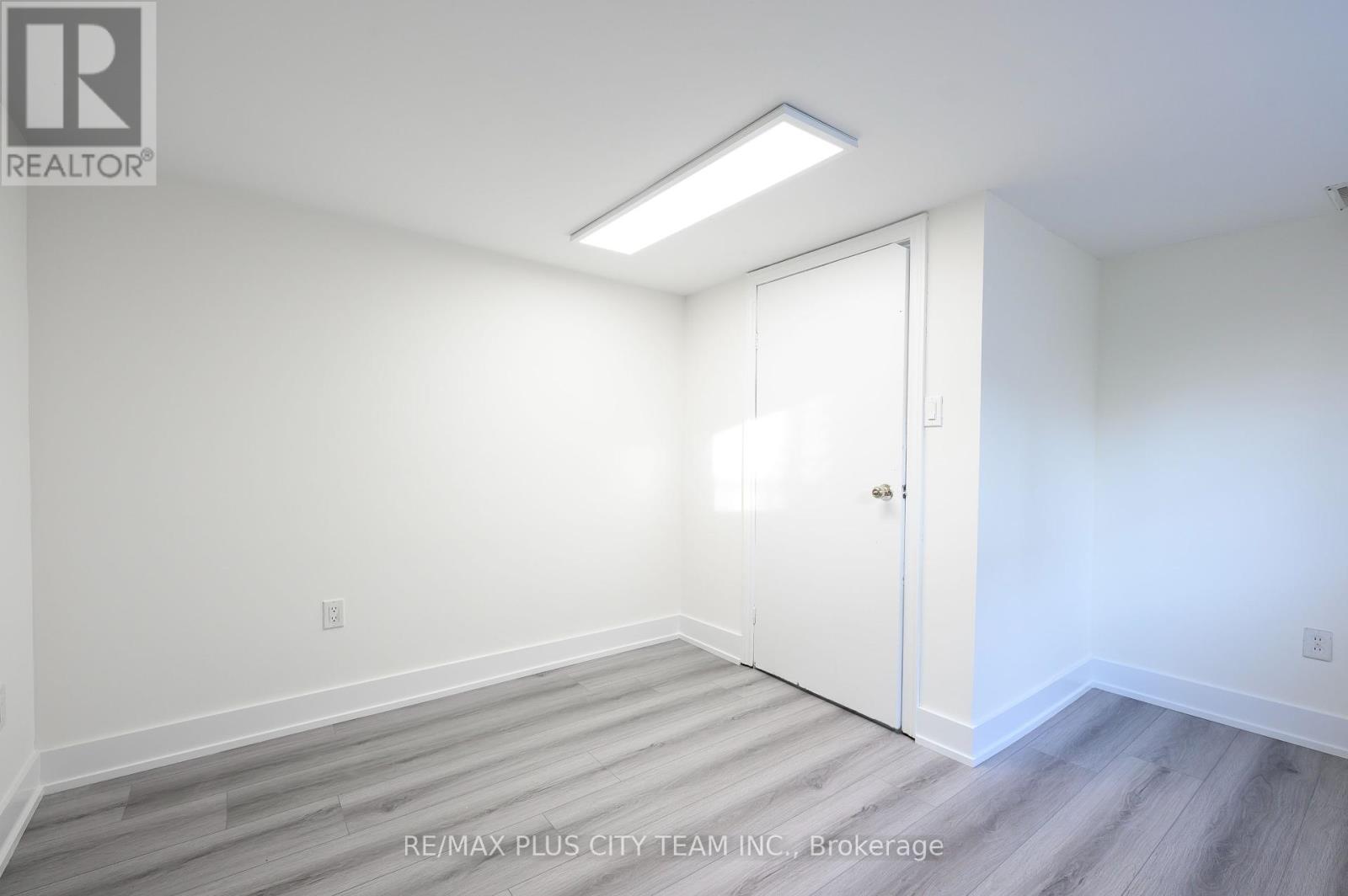 Lower - 5 Ripon Road, Toronto, Ontario  M4B 1H8 - Photo 8 - E12148452