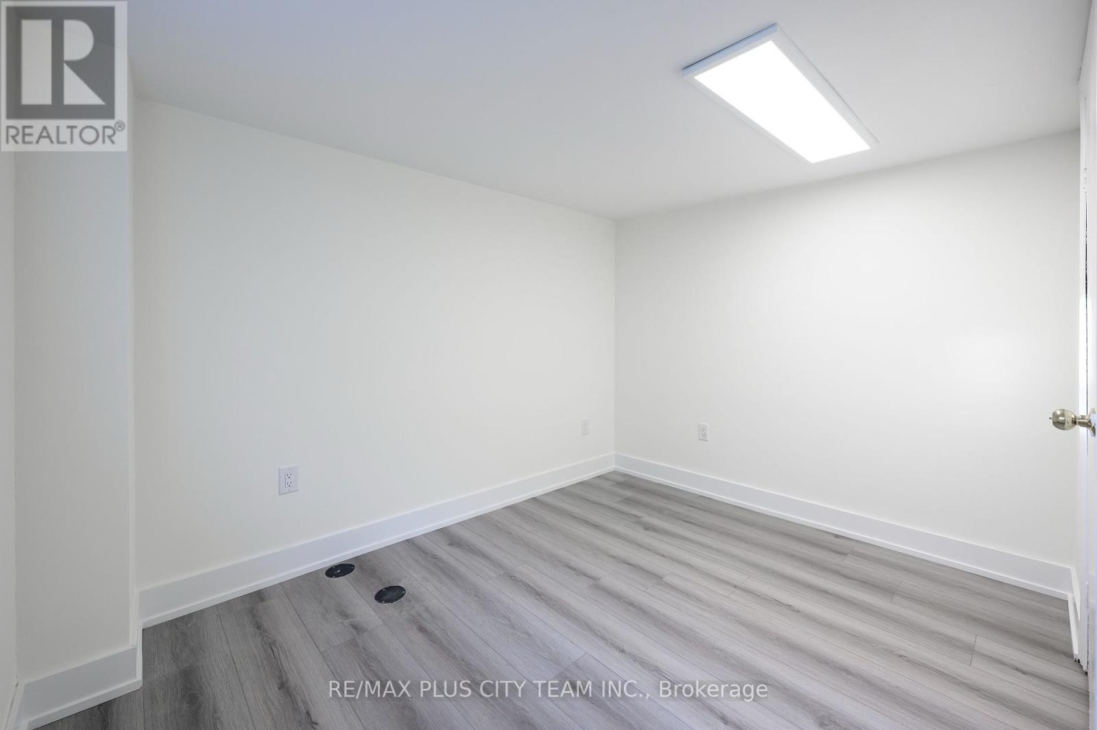 Lower - 5 Ripon Road, Toronto, Ontario  M4B 1H8 - Photo 9 - E12148452