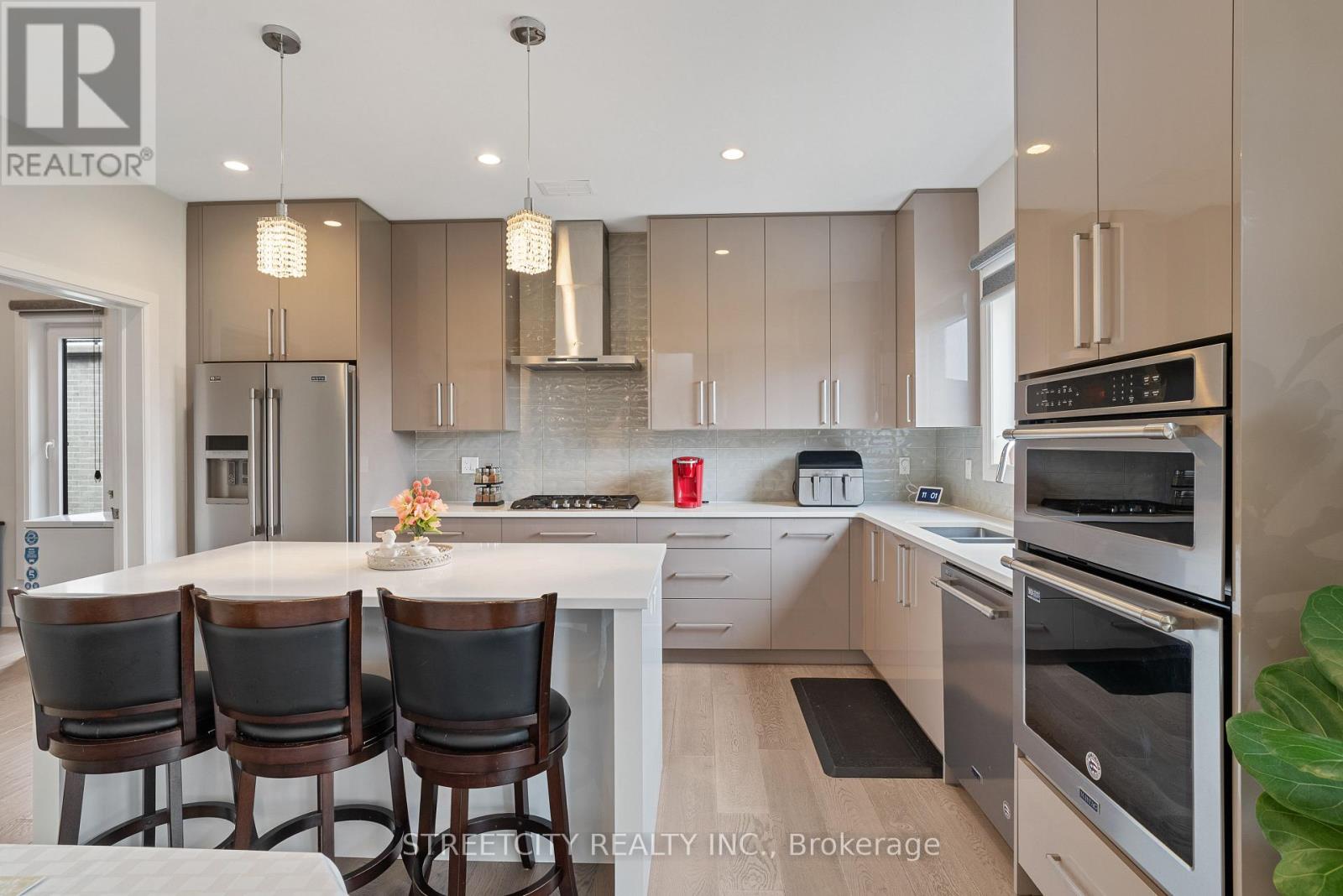 1225 Silverfox Drive, London North, Ontario  N6G 0V8 - Photo 10 - X12148582