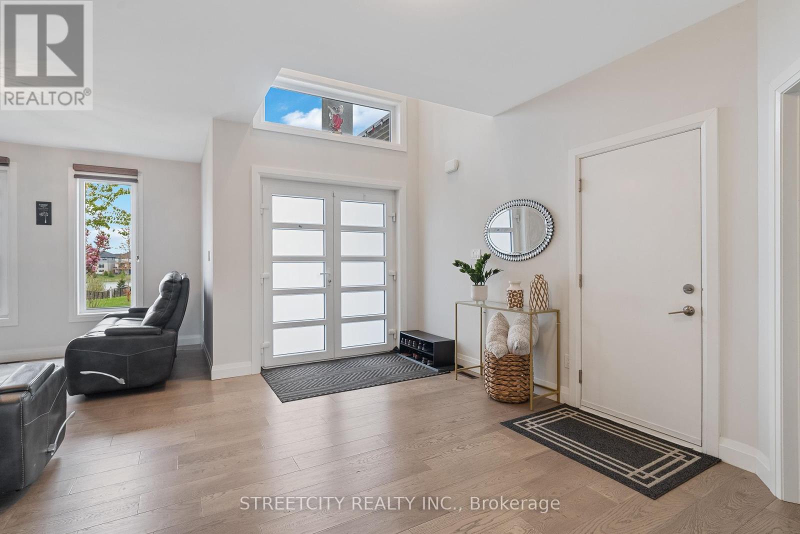1225 Silverfox Drive, London North, Ontario  N6G 0V8 - Photo 4 - X12148582