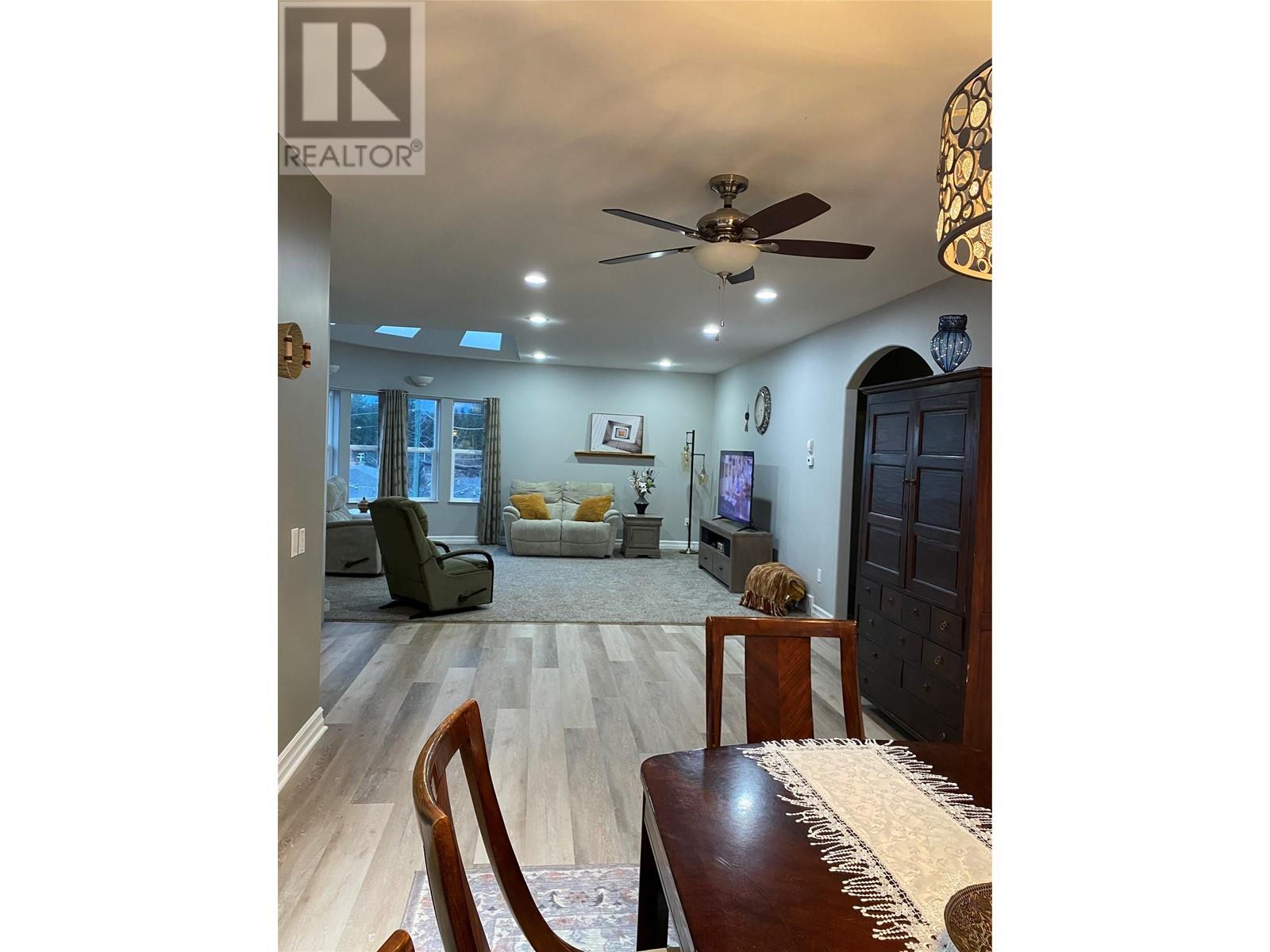 2860 15 Avenue Ne, Salmon Arm, British Columbia  V1E 2B6 - Photo 14 - 10347858