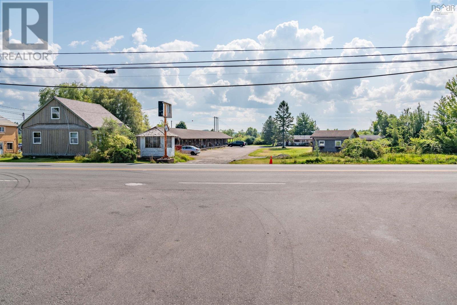 2116 Highway 1, Falmouth, Nova Scotia  B0P 1L0 - Photo 2 - 202510987