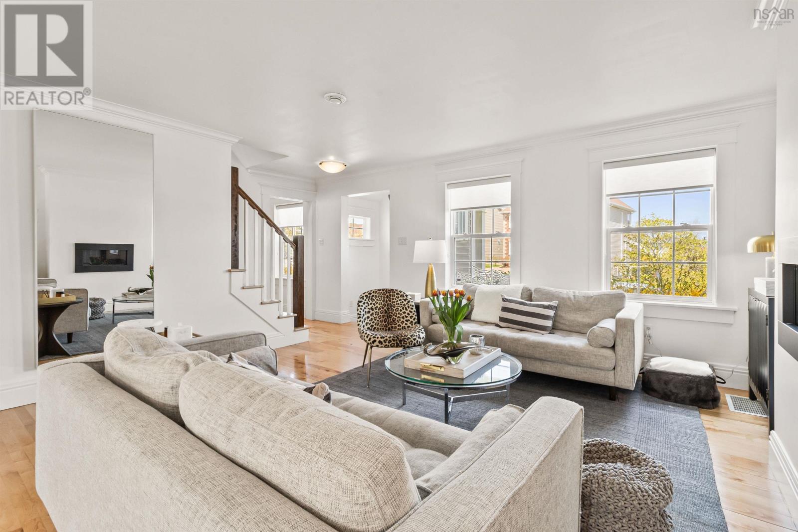 Property at 15 Rockpoint Court image 5