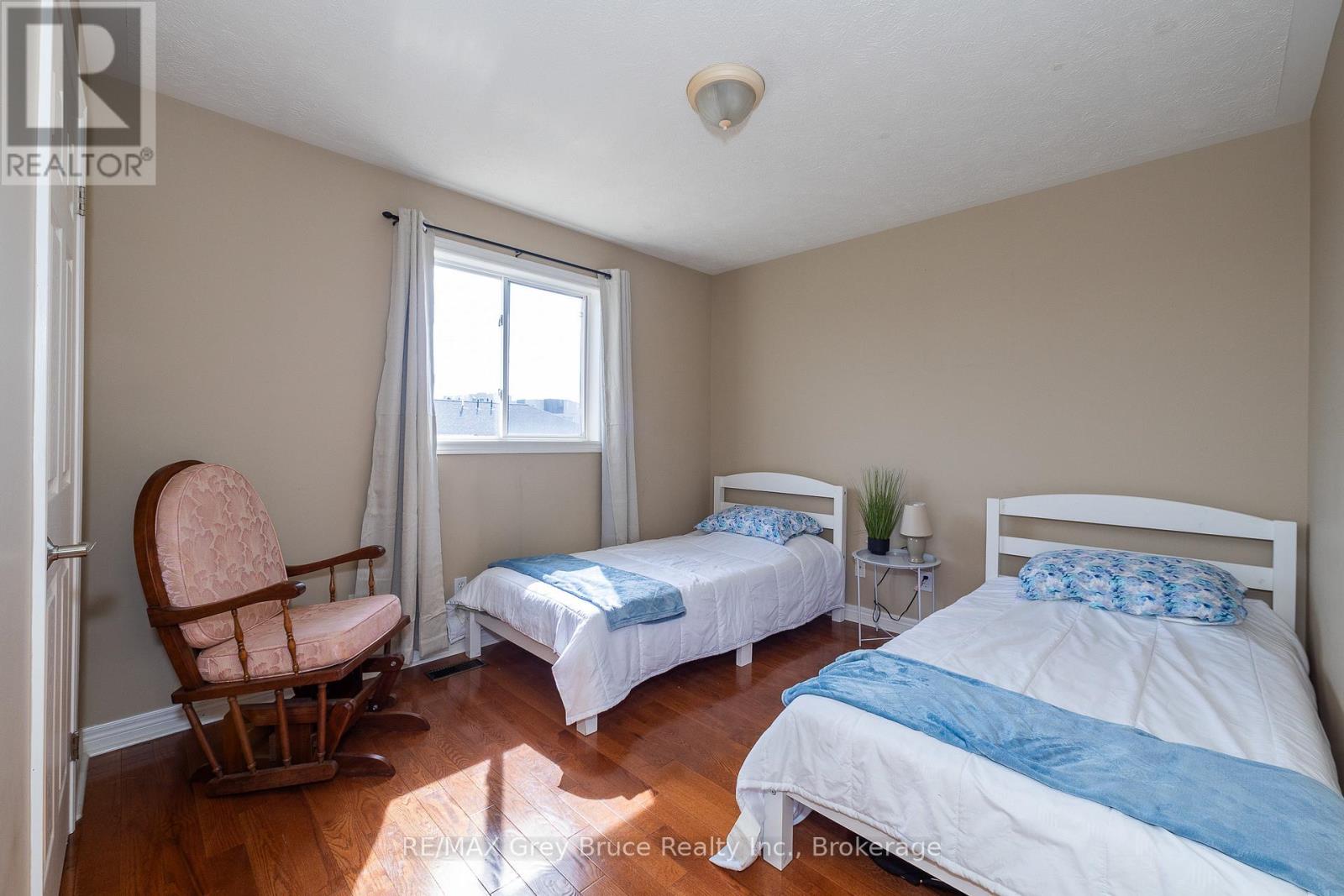 1487 14th Avenue E, Owen Sound, Ontario  N4K 0A1 - Photo 17 - X12148577