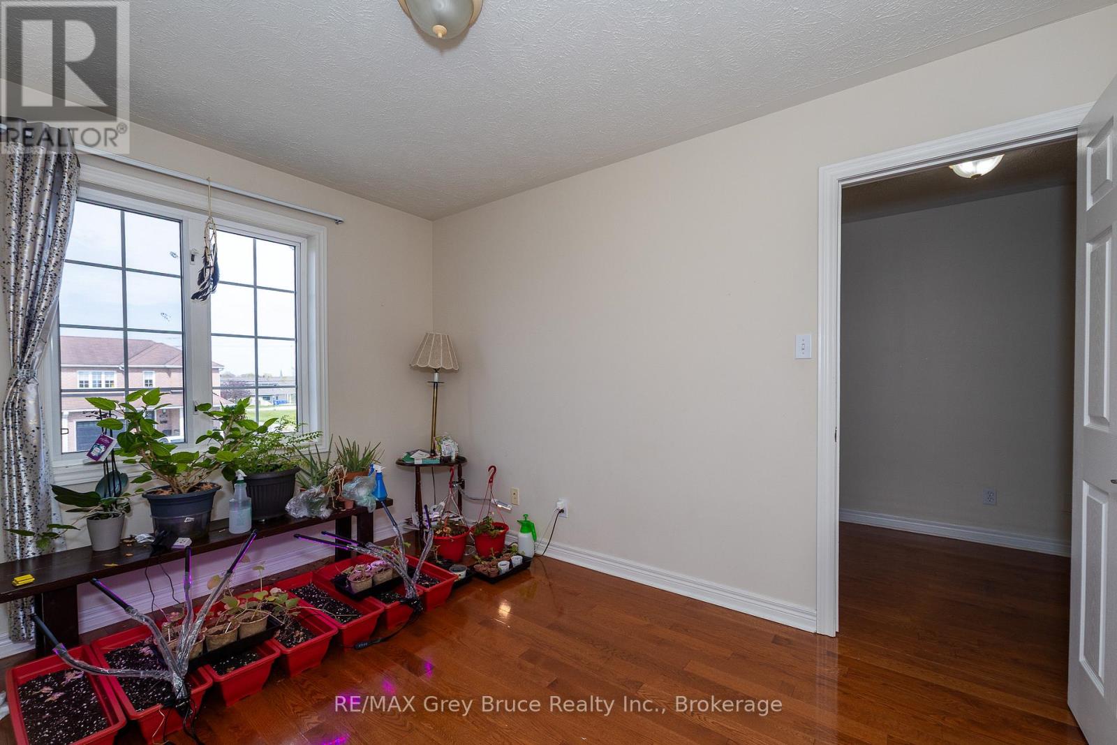 1487 14th Avenue E, Owen Sound, Ontario  N4K 0A1 - Photo 19 - X12148577