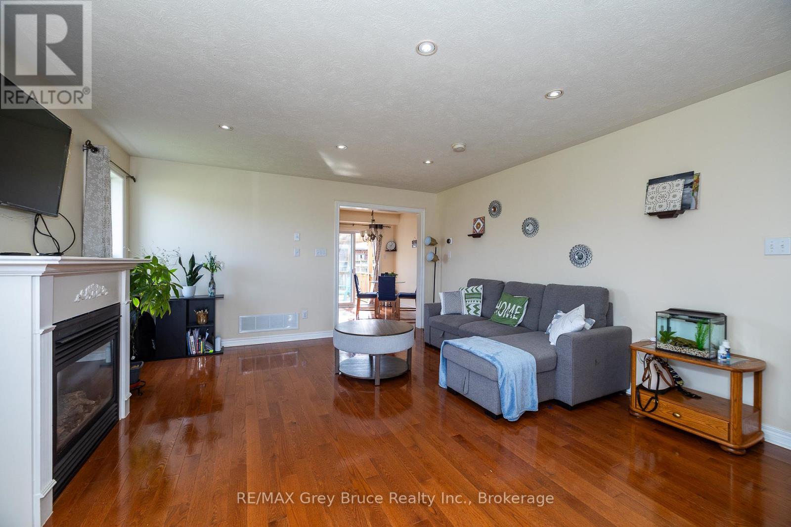 1487 14th Avenue E, Owen Sound, Ontario  N4K 0A1 - Photo 4 - X12148577