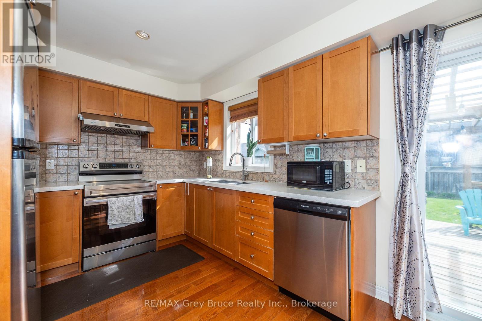 1487 14th Avenue E, Owen Sound, Ontario  N4K 0A1 - Photo 8 - X12148577