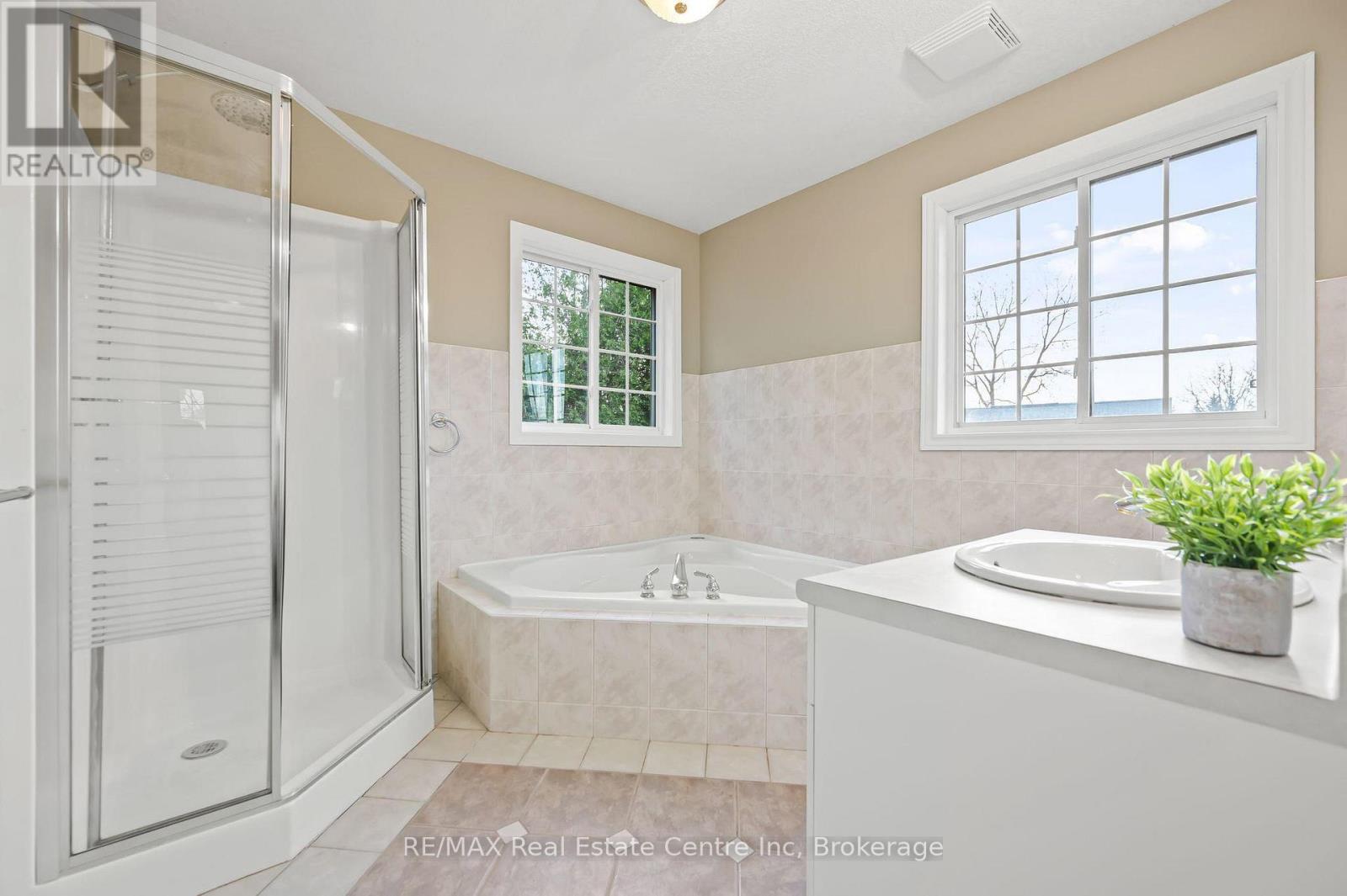 4 Brock Road N, Puslinch, Ontario  N0B 2J0 - Photo 15 - X12148609