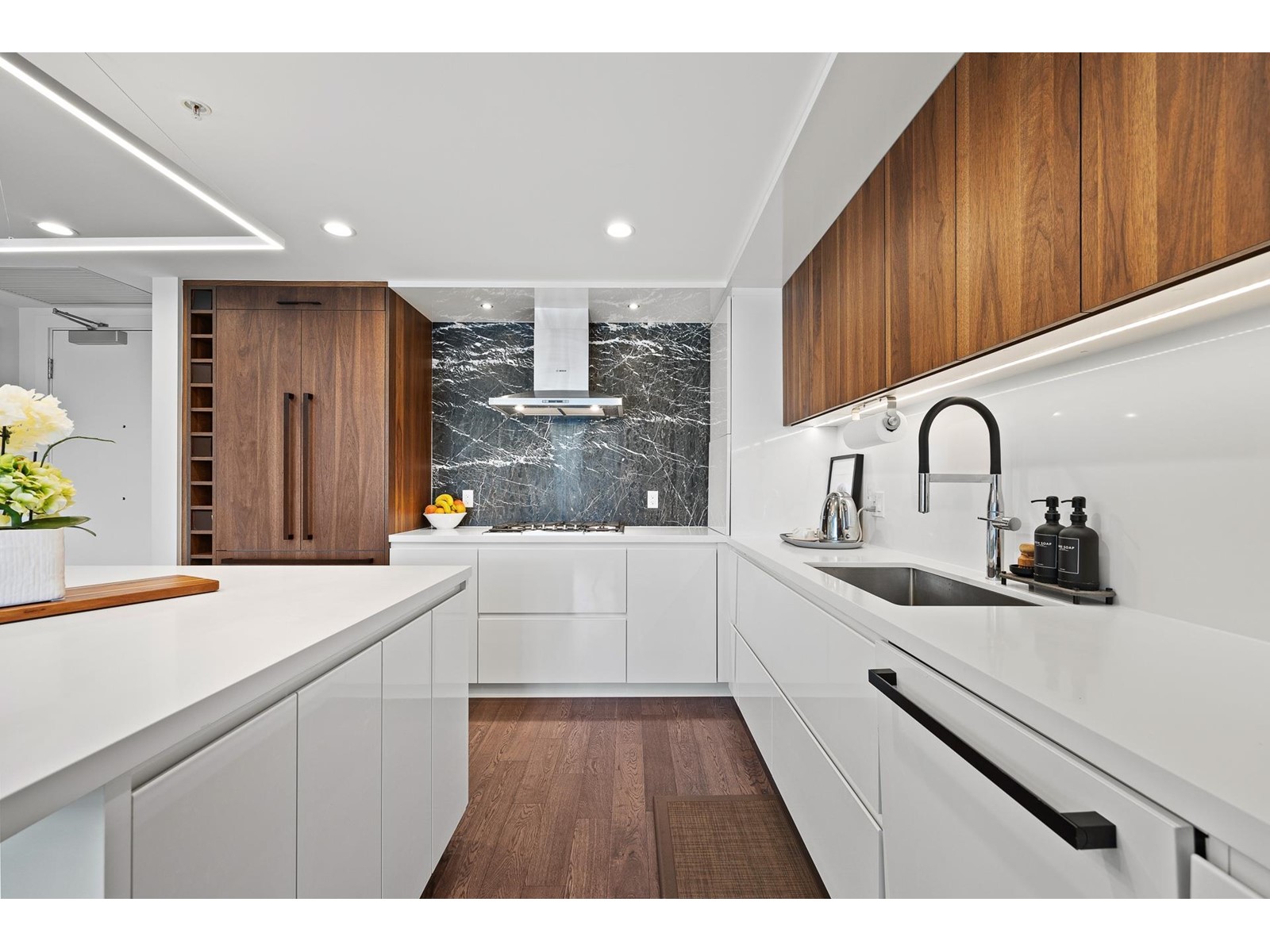Property at 414 1526 FINLAY STREET image 5
