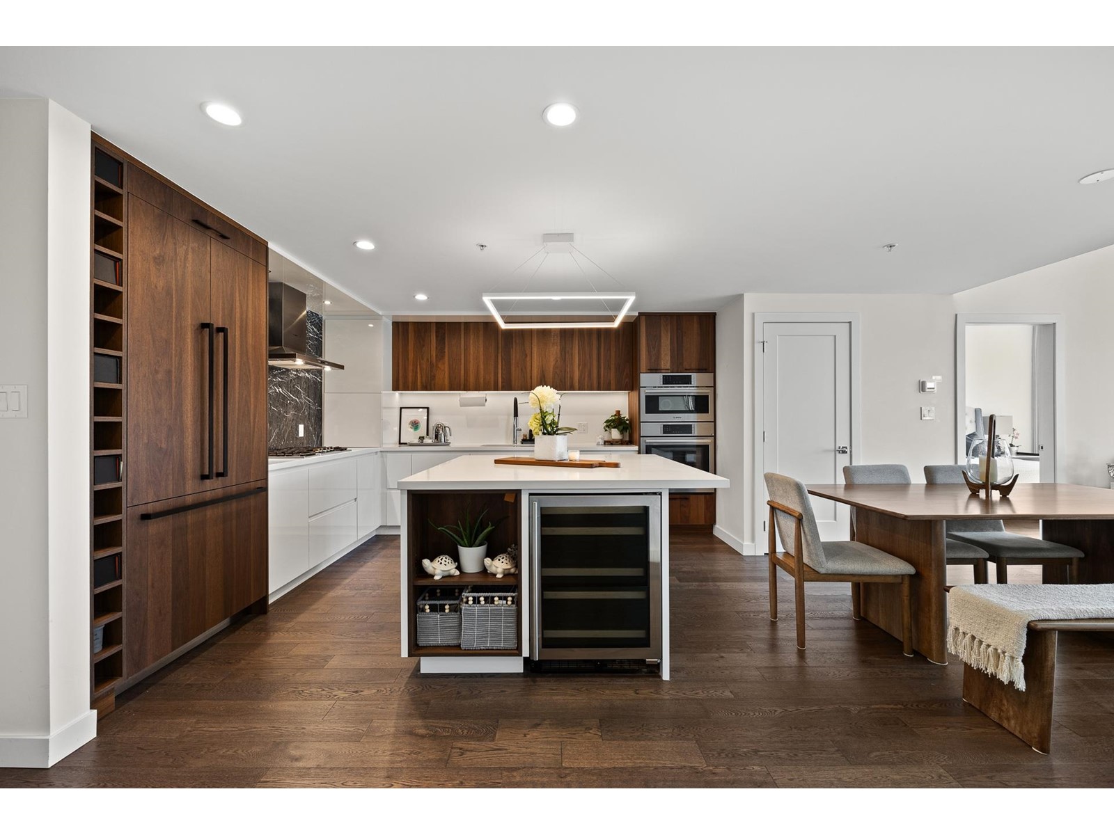 Property at 414 1526 FINLAY STREET image 1
