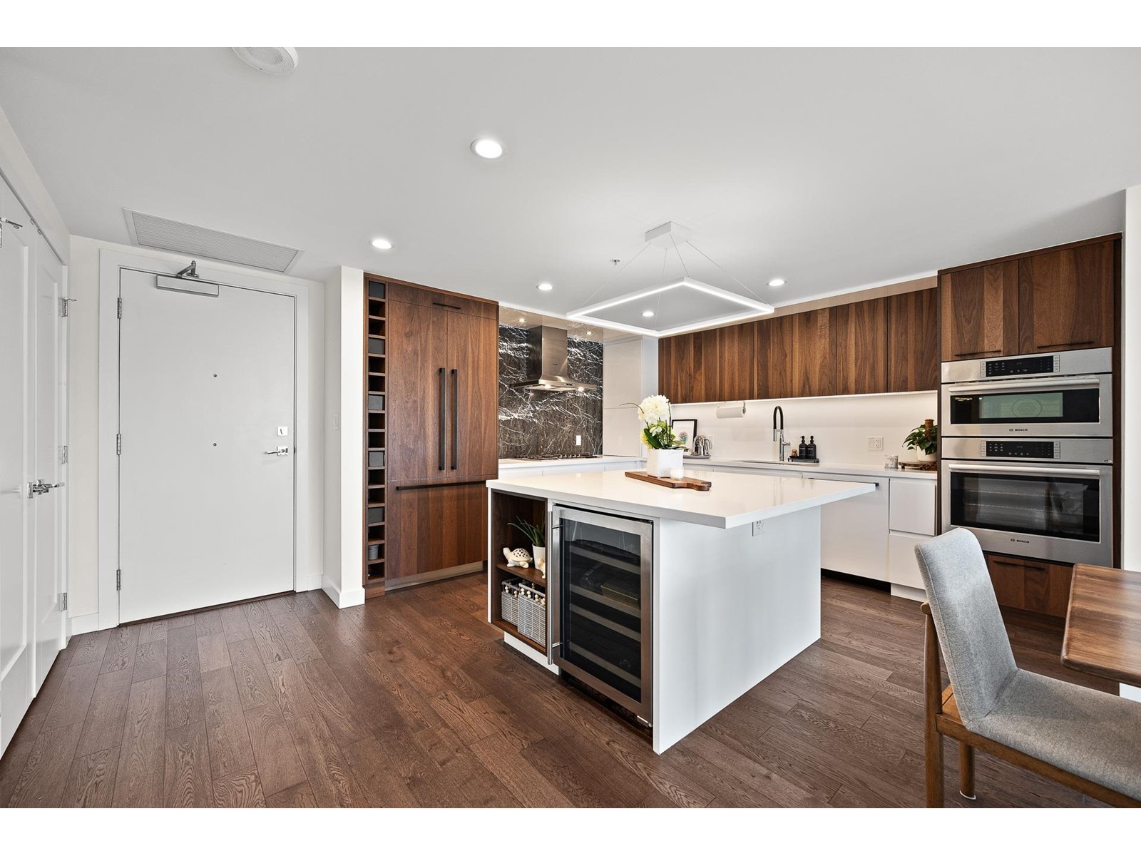 Property at 414 1526 FINLAY STREET image 4