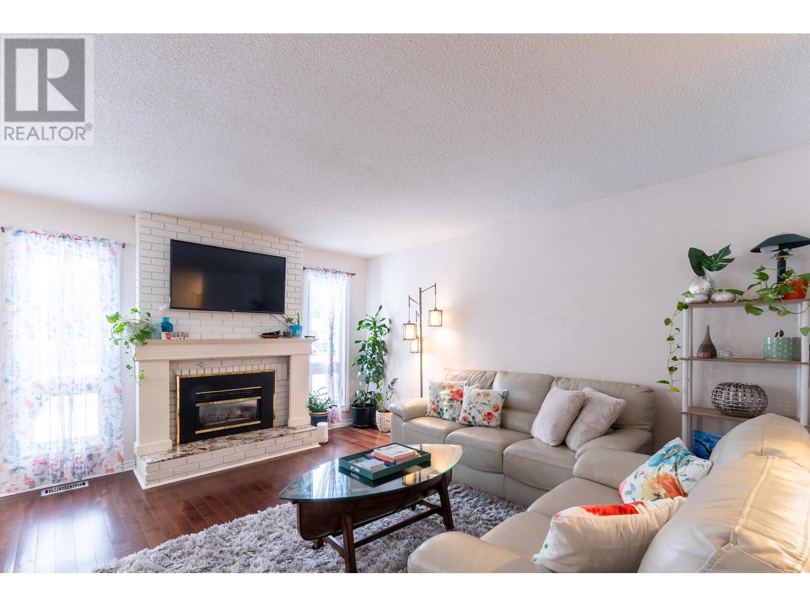 Property at 8125 ROCHESTER CRESCENT image 1
