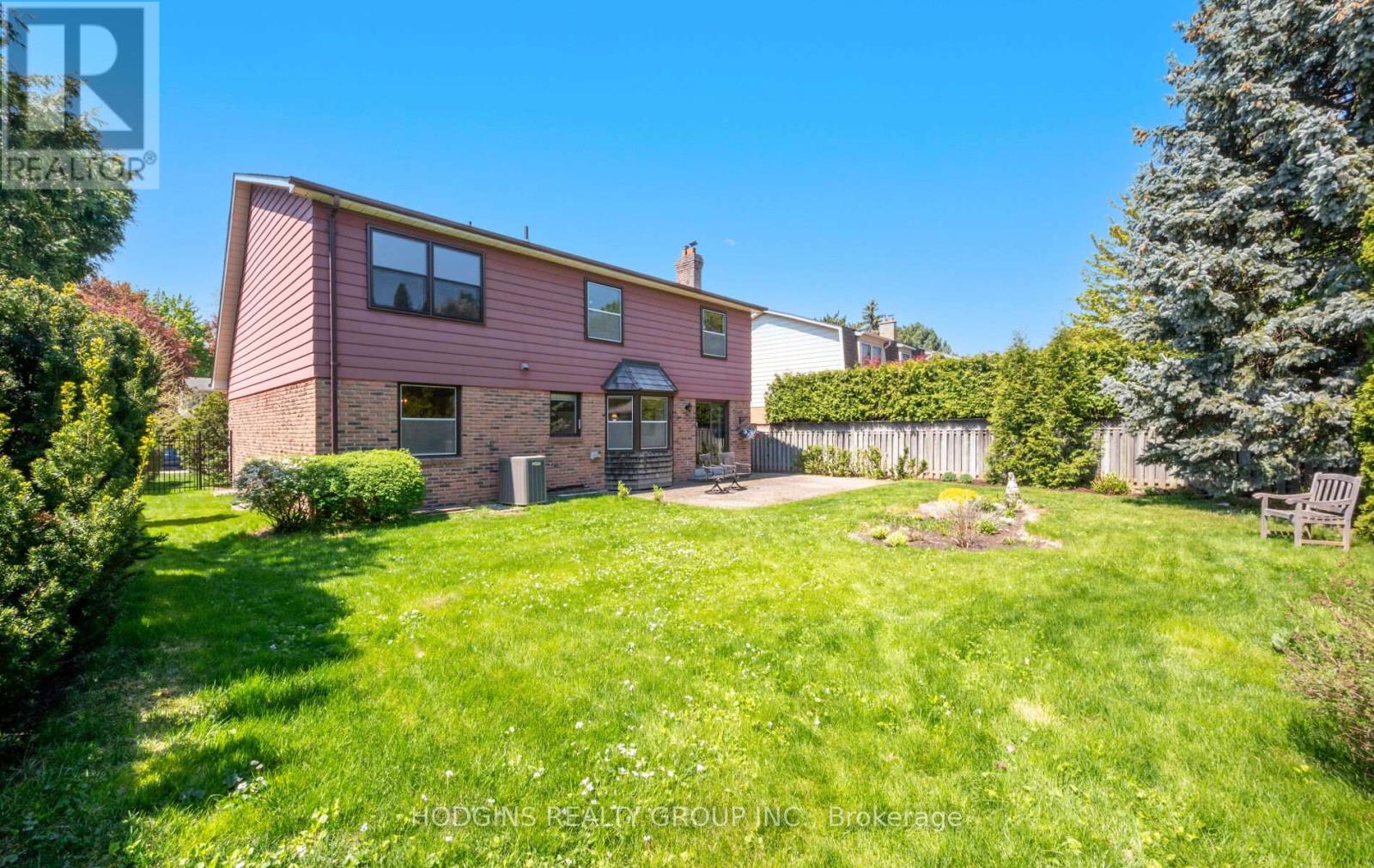 2547 King Richard's Place, Mississauga, Ontario  L5K 2H5 - Photo 3 - W12148396