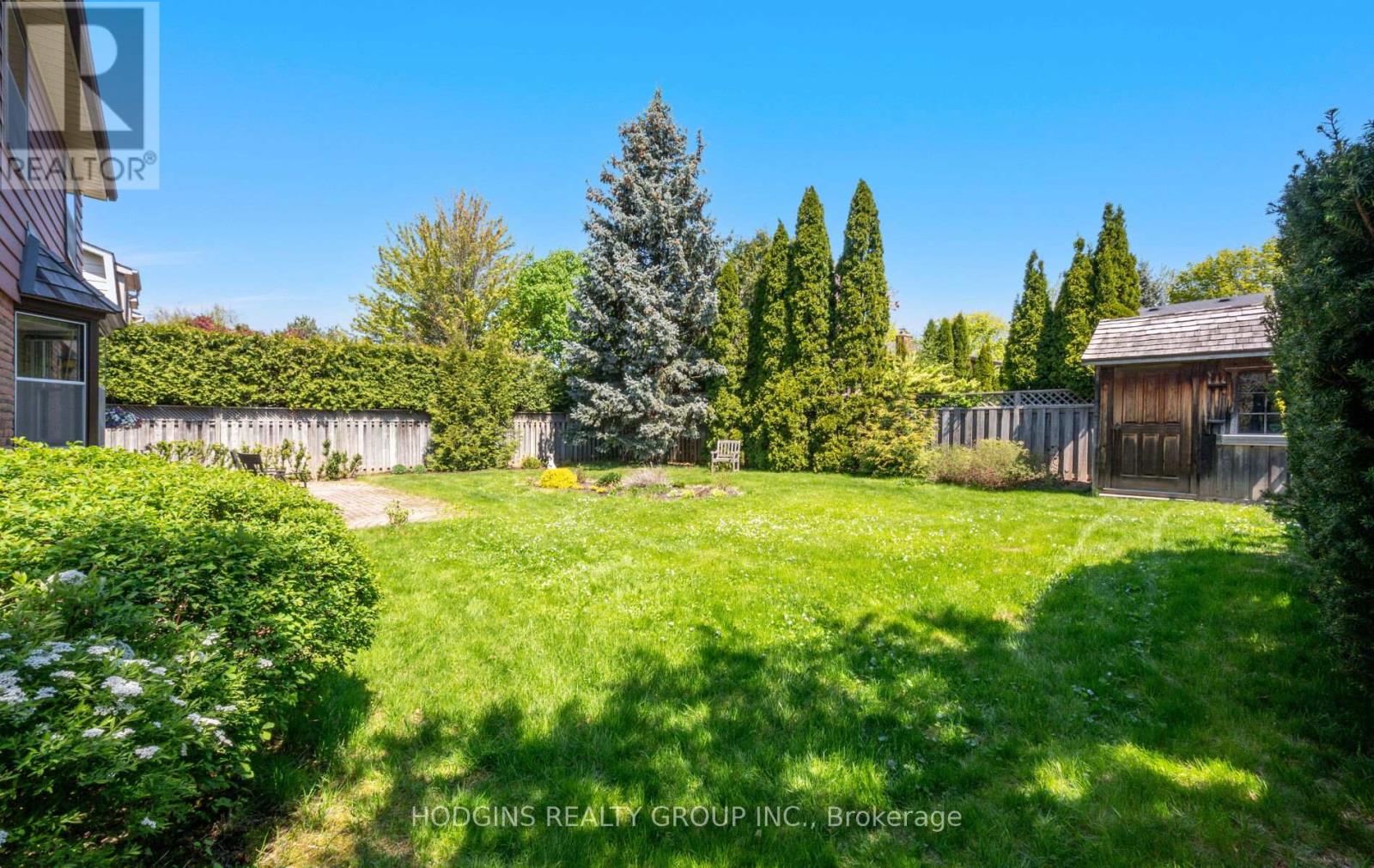 2547 King Richard's Place, Mississauga, Ontario  L5K 2H5 - Photo 4 - W12148396