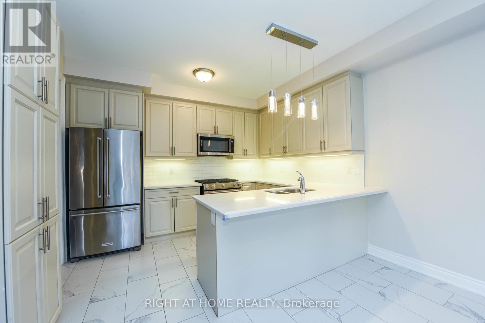 3 Prairie Creek Crescent, Brampton, Ontario  L6Y 6C9 - Photo 17 - W12148447