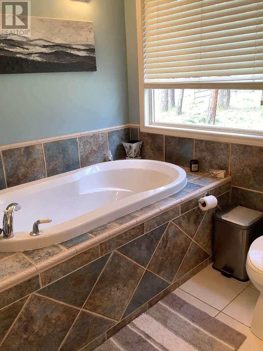 5121 Mission Road, Cranbrook, British Columbia  V1C 7B7 - Photo 7 - 10347979