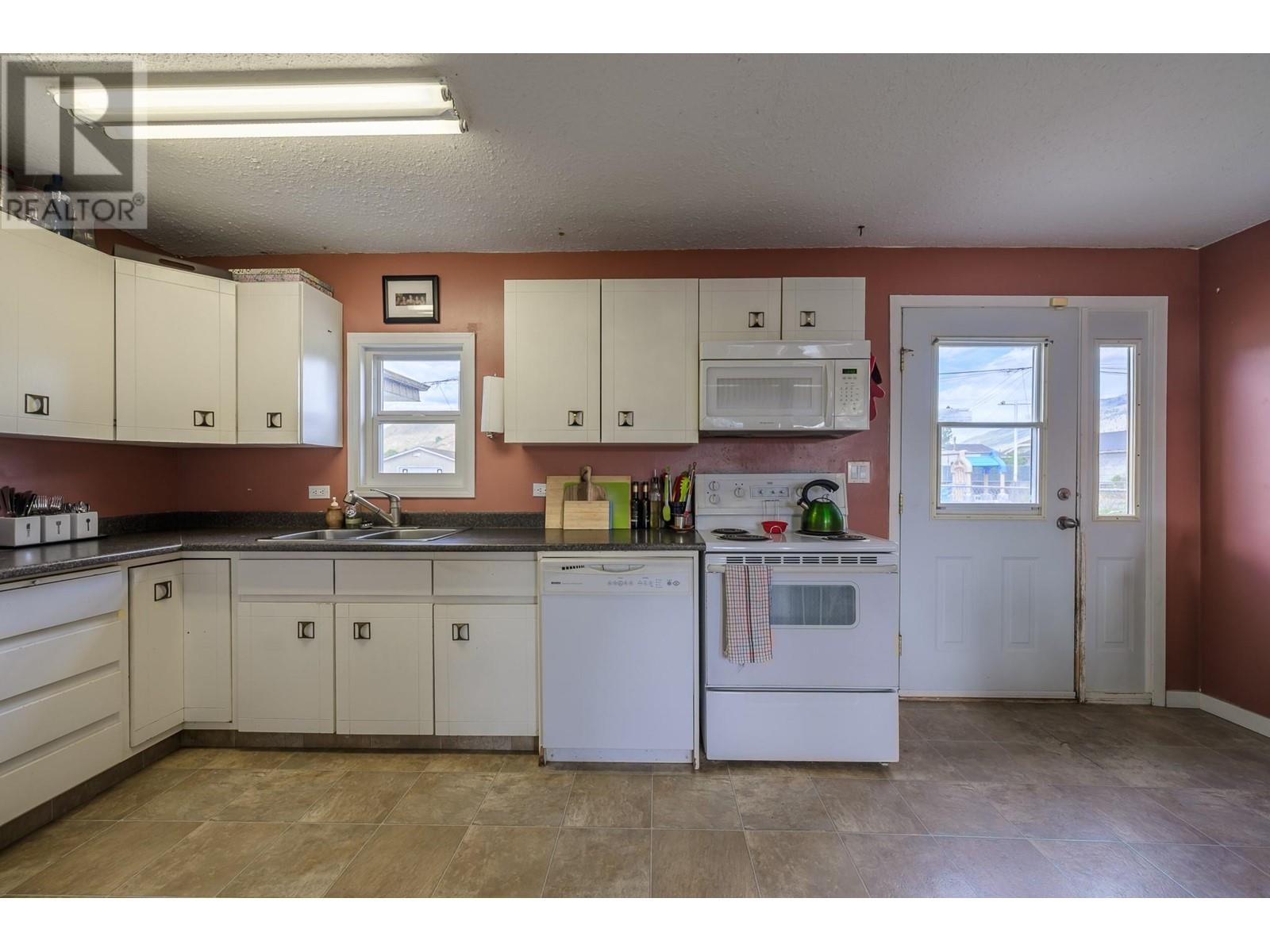 1040 Moncton Avenue, Kamloops, British Columbia  V2B 1S4 - Photo 8 - 10347972