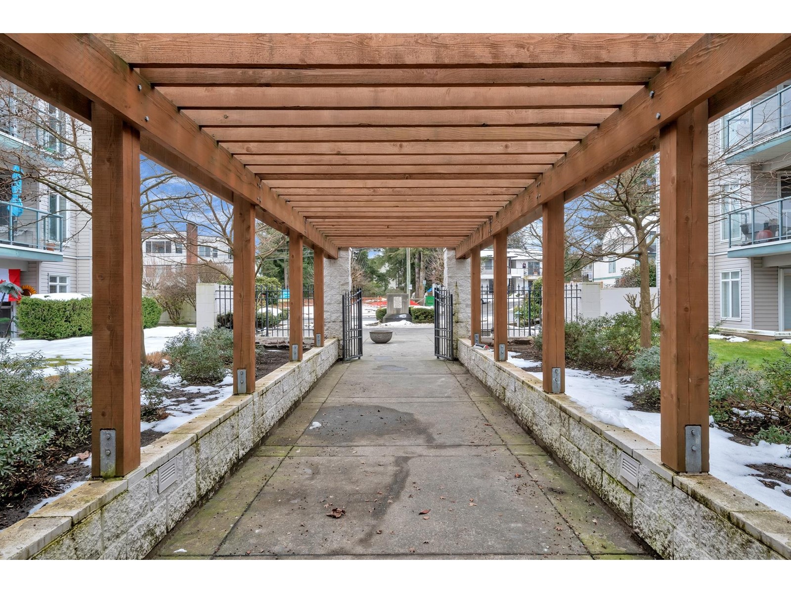 306 32075 George Ferguson Way, Abbotsford, British Columbia  V2T 2K7 - Photo 4 - R3002385