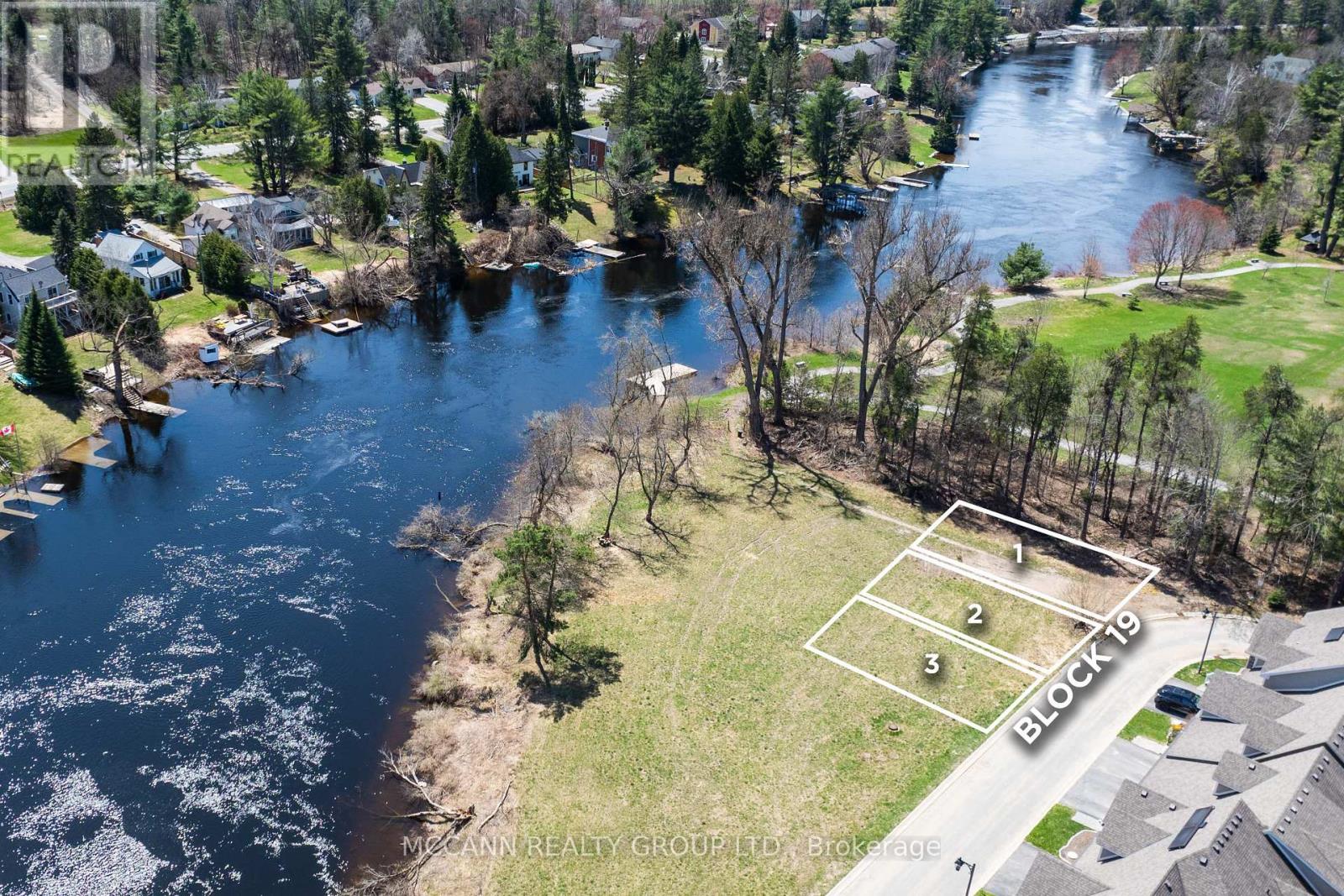 19&21&23 KENT CRESCENT, Bracebridge, Ontario