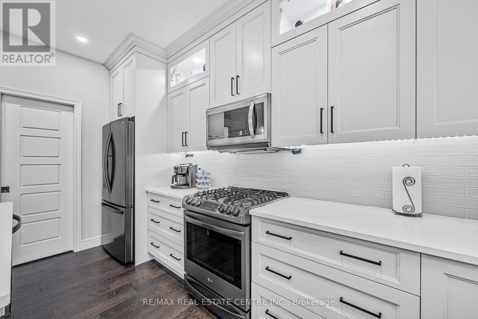 16 Tindall Crescent, East Luther Grand Valley, Ontario  L9W 6P2 - Photo 8 - X12148461