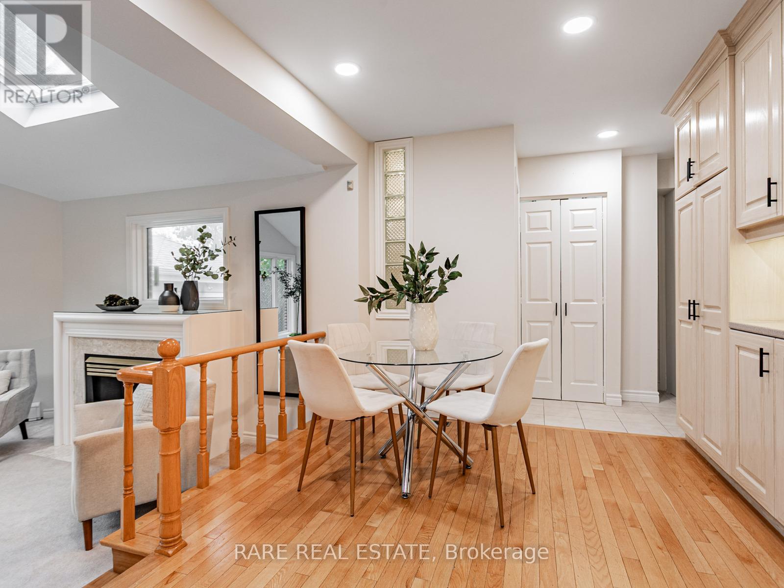 262 Haddington Avenue, Toronto, Ontario  M5M 2P9 - Photo 11 - C12148479