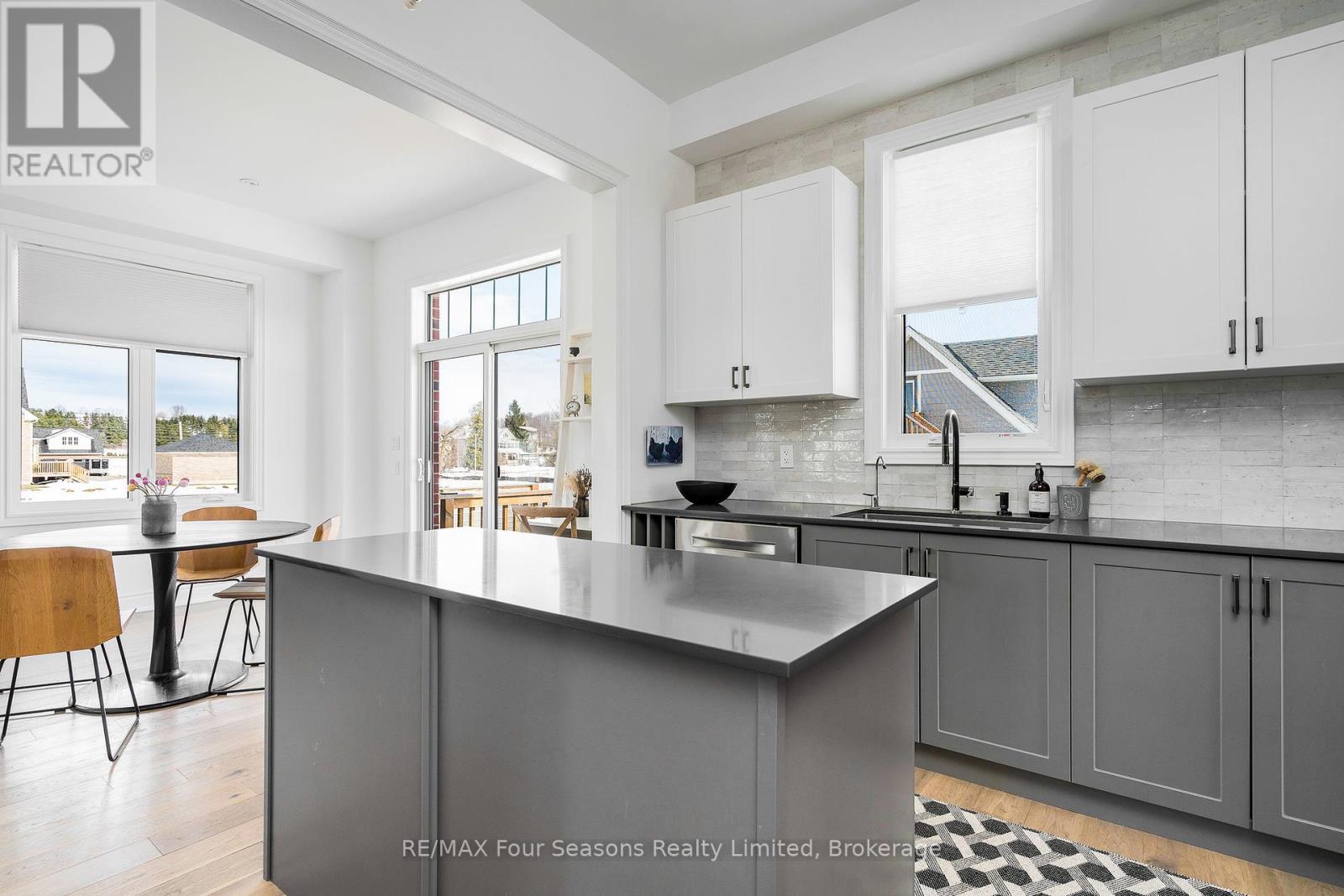 46 Francis Street E, Clearview, Ontario  L0M 1G0 - Photo 6 - S12144270