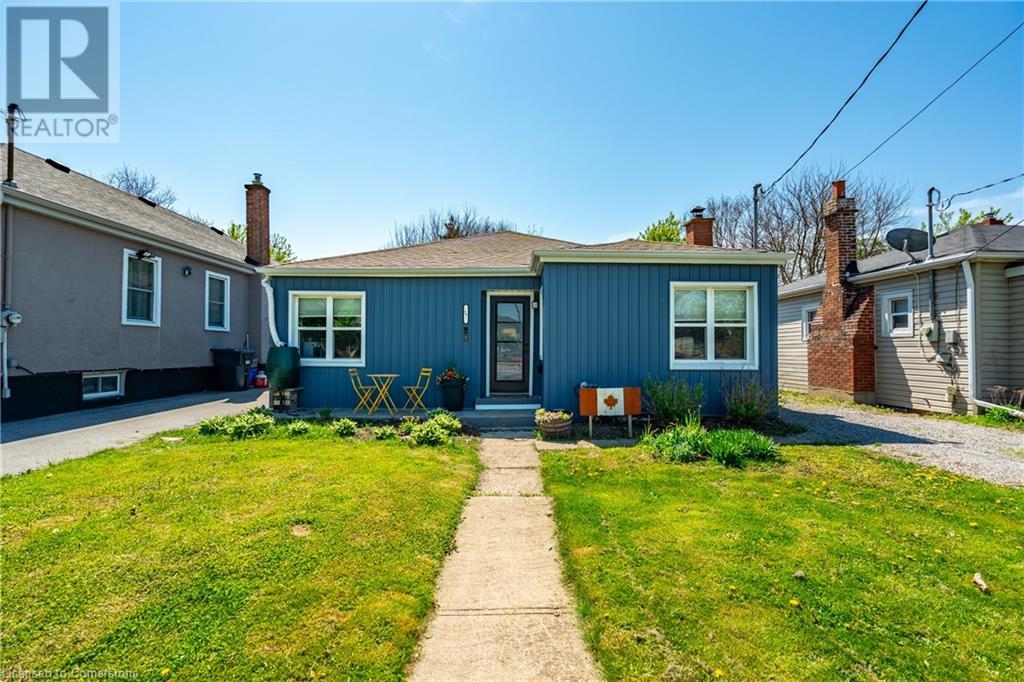 Property at 27 GRAPEVIEW Drive image 1