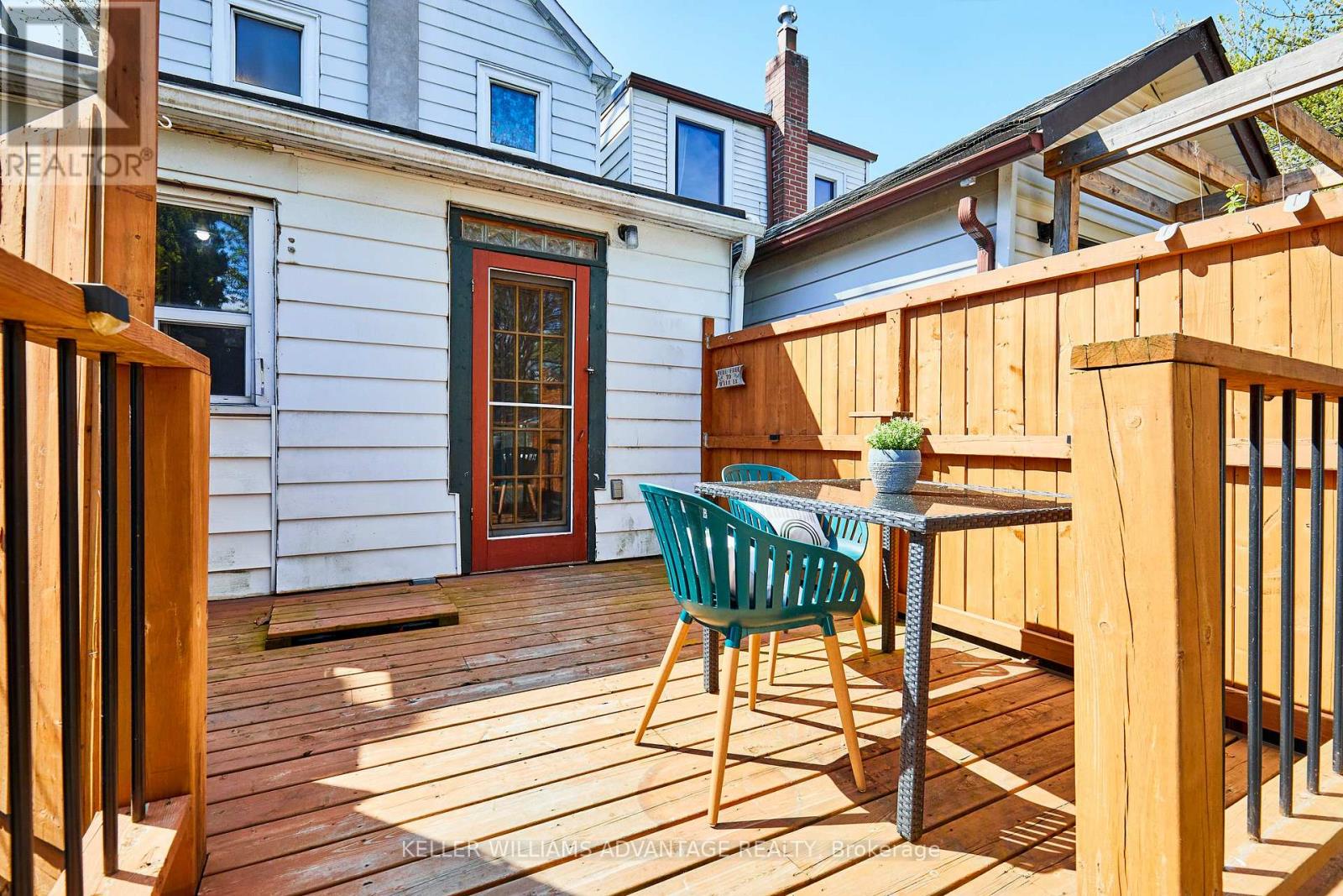 808 Sammon Avenue, Toronto, Ontario  M4C 2E8 - Photo 16 - E12148483