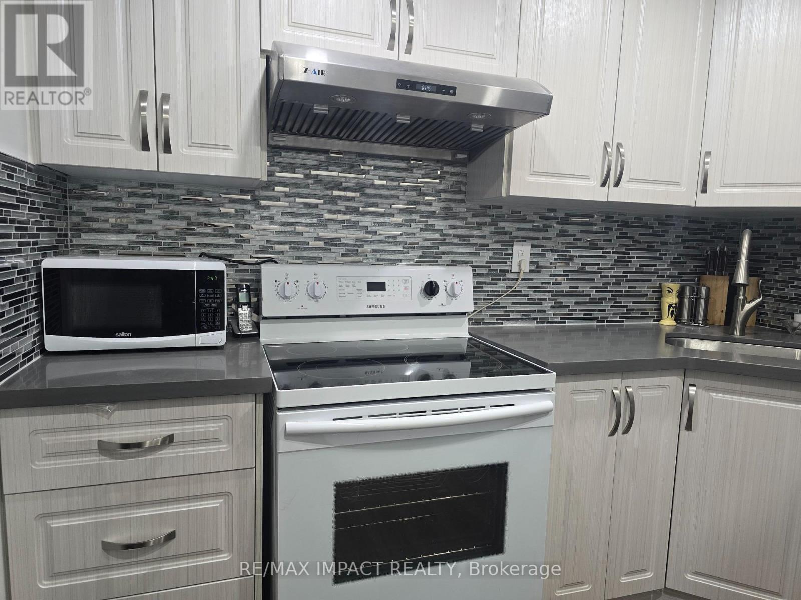 26 Stevensgate Drive, Ajax, Ontario  L1T 4Z3 - Photo 4 - E12148601
