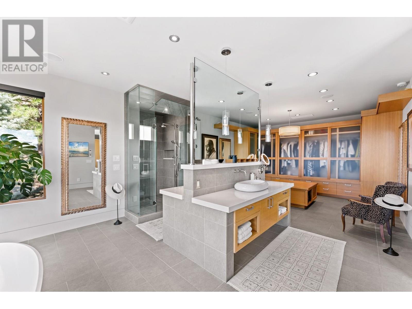 Property at 733 Forestridge Lane image 3