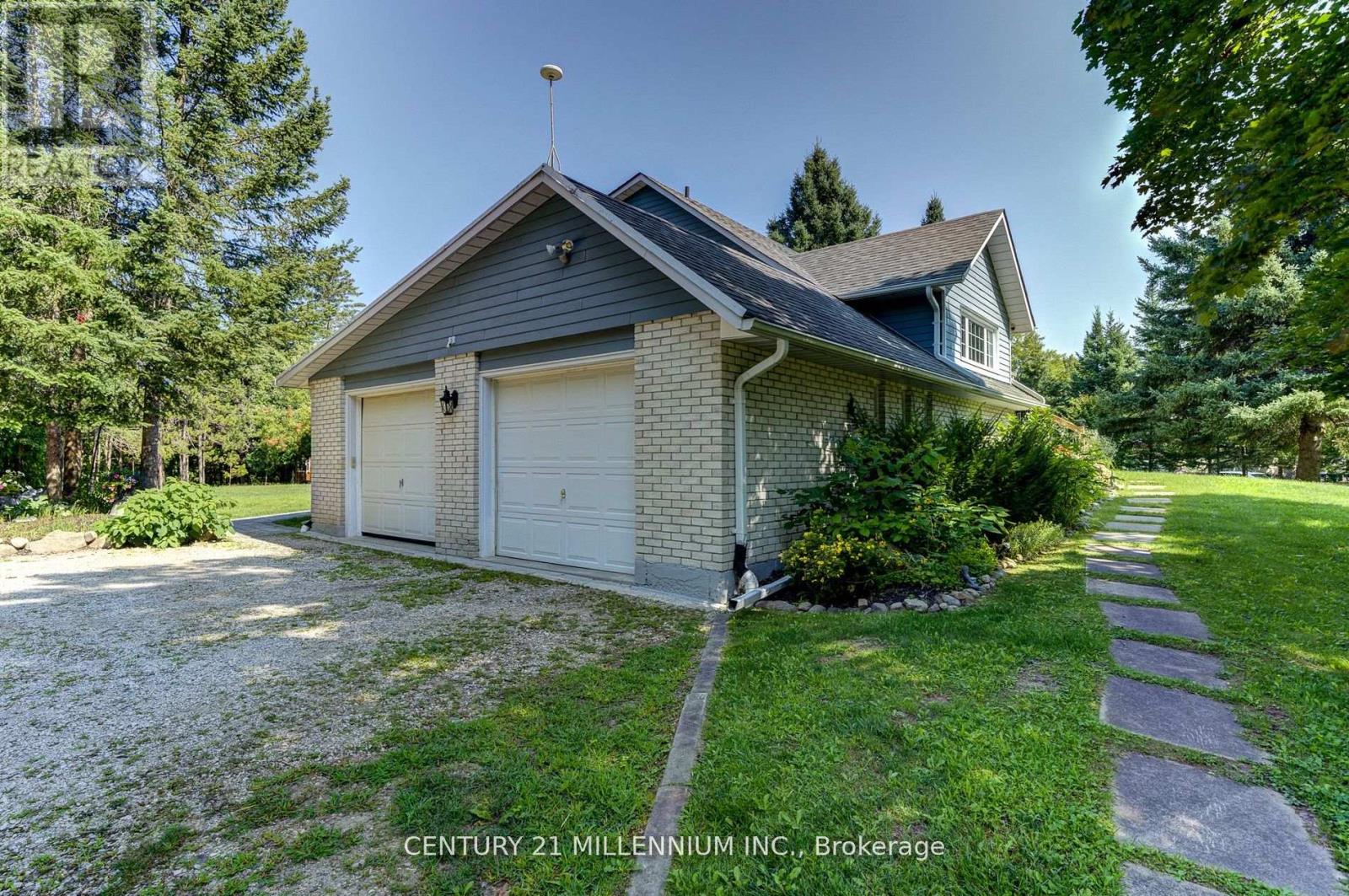 19 Gallowood Trail, Adjala-Tosorontio, Ontario  L0M 1J0 - Photo 2 - N12148475