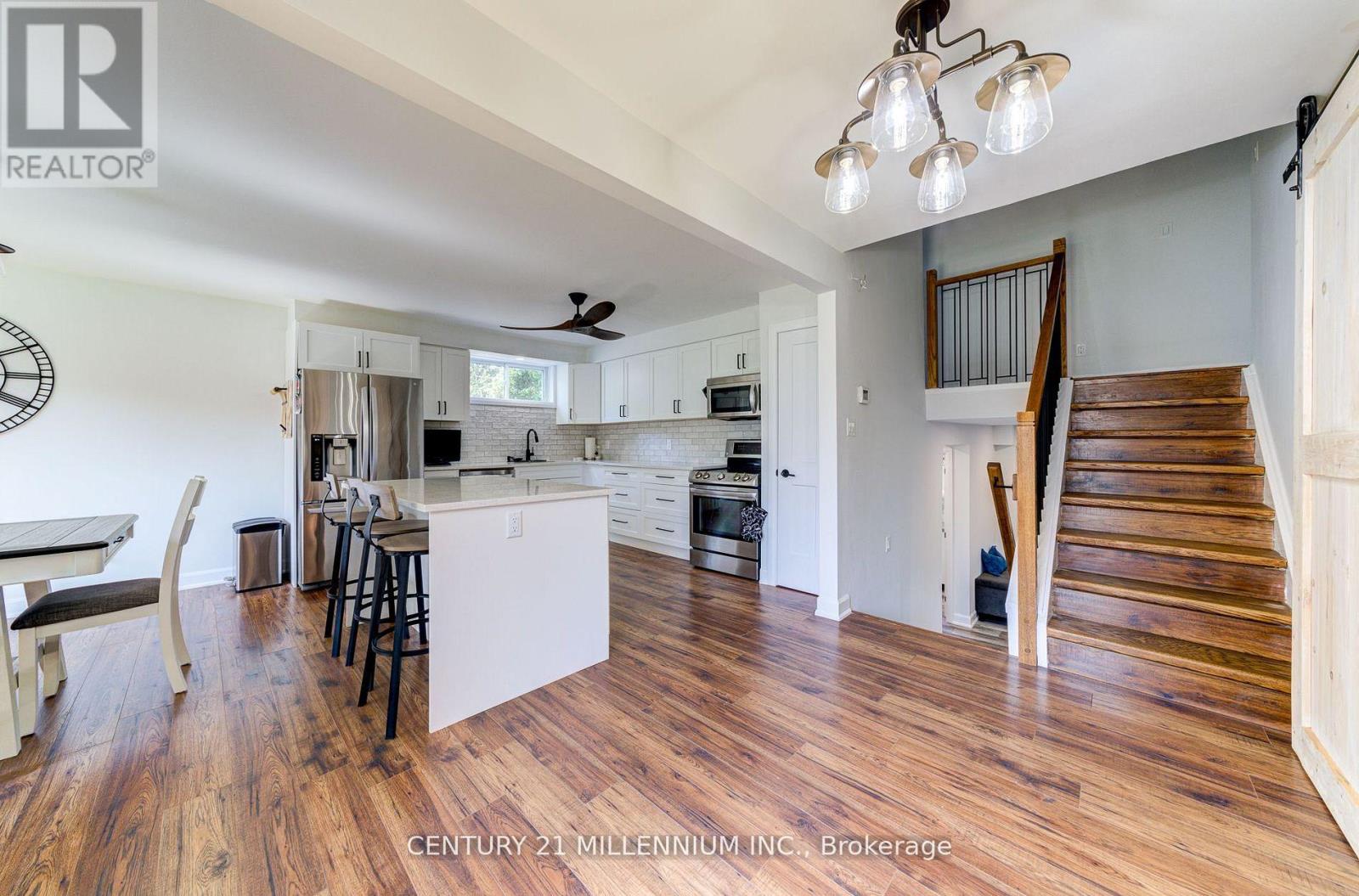19 Gallowood Trail, Adjala-Tosorontio, Ontario  L0M 1J0 - Photo 5 - N12148475