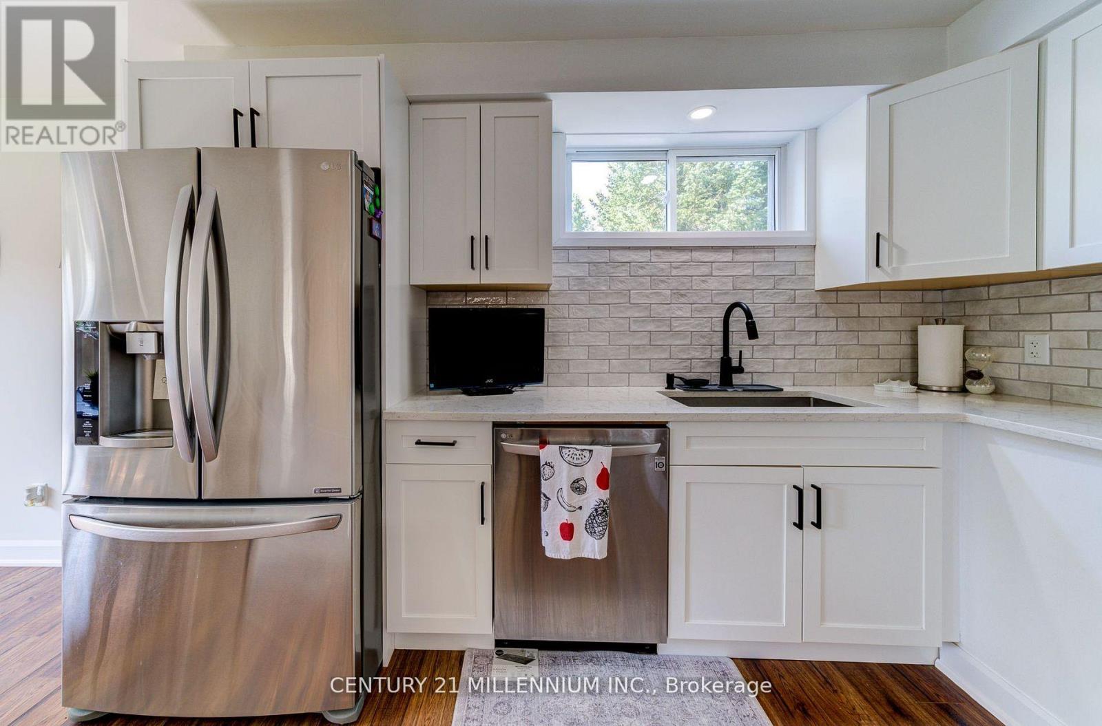 19 Gallowood Trail, Adjala-Tosorontio, Ontario  L0M 1J0 - Photo 8 - N12148475