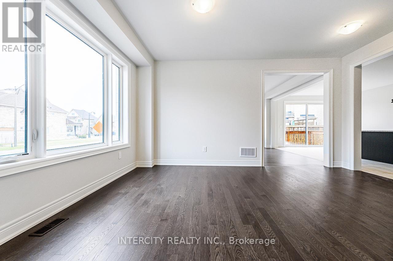 57 Bostock Drive, Georgina, Ontario  L4P 0S5 - Photo 11 - N12148522