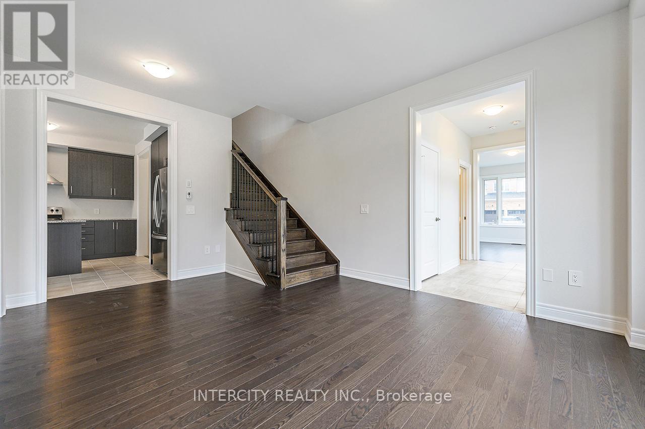 57 Bostock Drive, Georgina, Ontario  L4P 0S5 - Photo 12 - N12148522