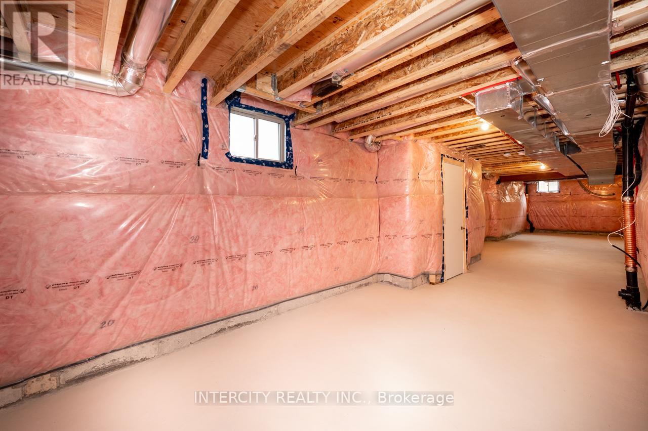 57 Bostock Drive, Georgina, Ontario  L4P 0S5 - Photo 26 - N12148522