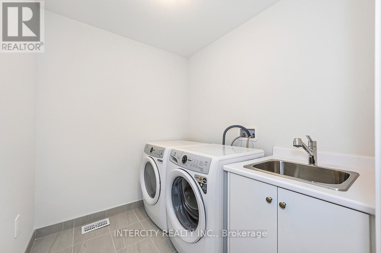 57 Bostock Drive, Georgina, Ontario  L4P 0S5 - Photo 30 - N12148522