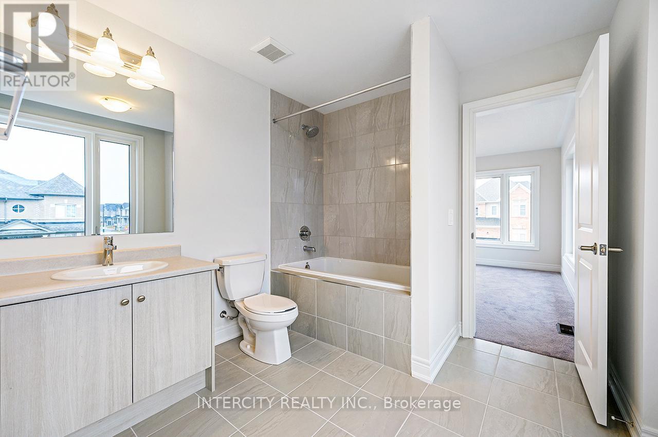 57 Bostock Drive, Georgina, Ontario  L4P 0S5 - Photo 37 - N12148522