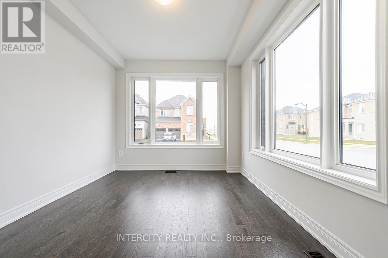 57 Bostock Drive, Georgina, Ontario  L4P 0S5 - Photo 6 - N12148522