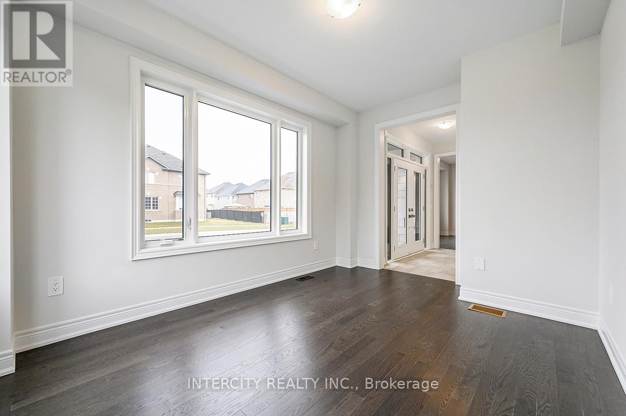 57 Bostock Drive, Georgina, Ontario  L4P 0S5 - Photo 7 - N12148522