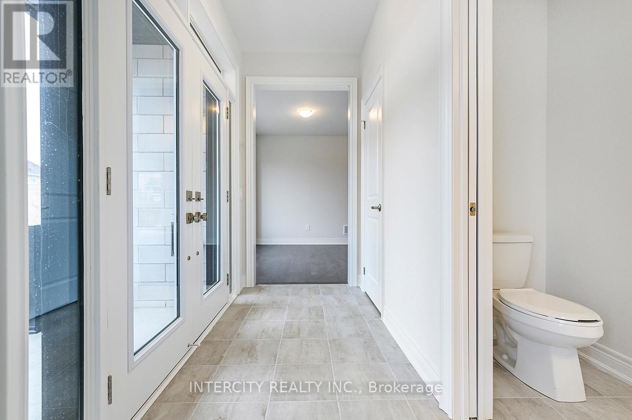 57 Bostock Drive, Georgina, Ontario  L4P 0S5 - Photo 8 - N12148522