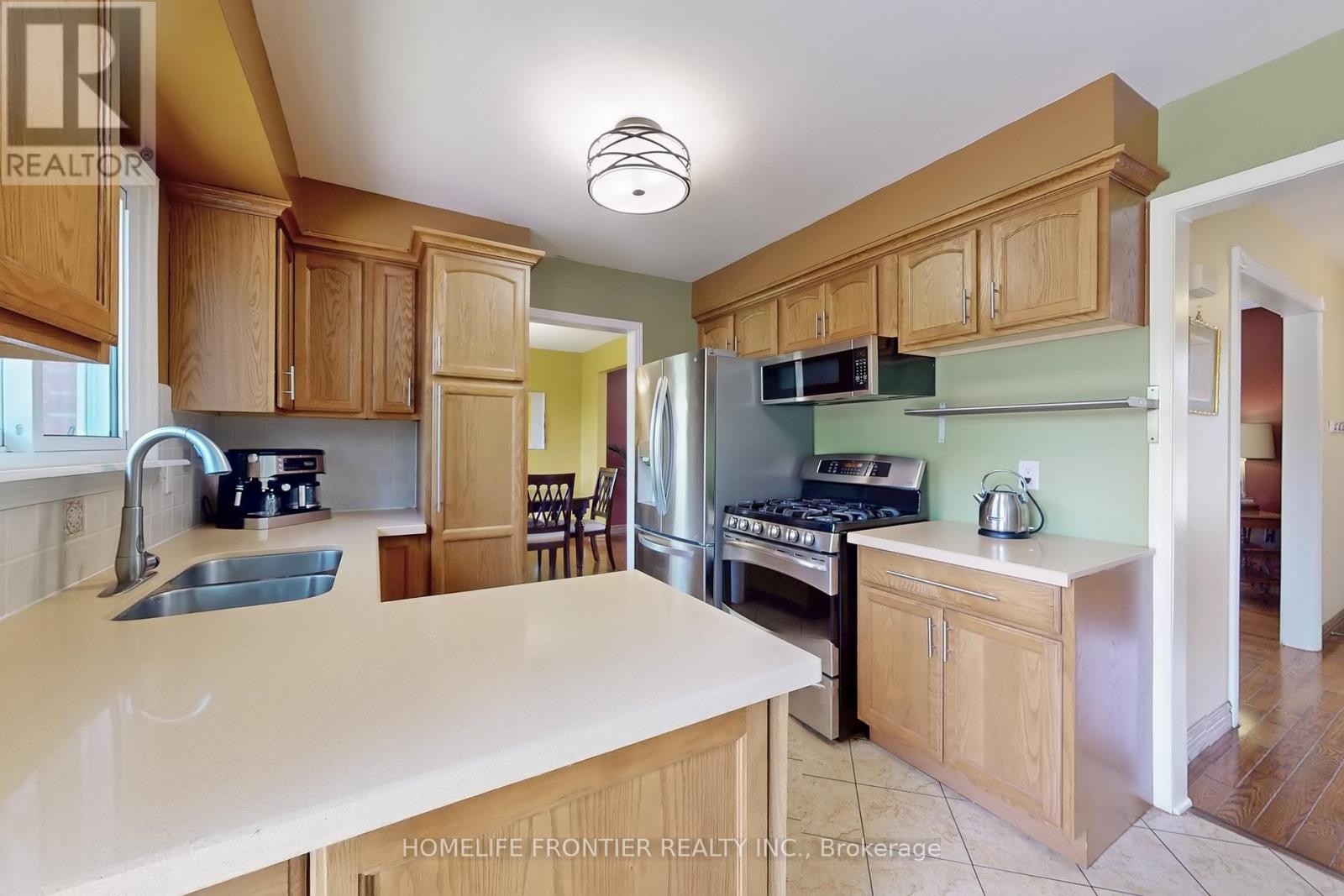 40 Delta Crescent, East Gwillimbury, Ontario  L9N 1G4 - Photo 9 - N12148569