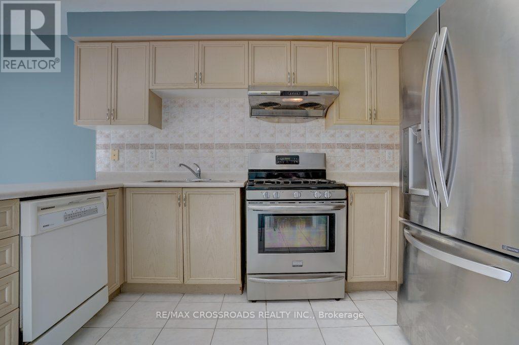 7 Apollo Road, Markham (Middlefield), Ontario  L3S 4C5 - Photo 9 - N12148629